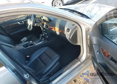 2012 Mercedes-Benz C 350 Sport из США, поврежденный, VIN WDDGF5HB7CR214229